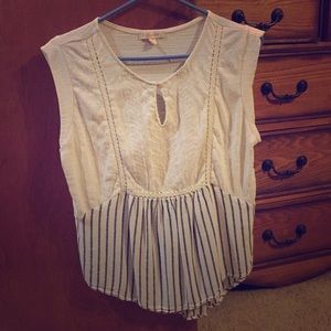 Summer top, size small, by skies are blue, EUC